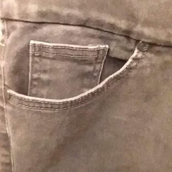 Black stretchy pants - Picture 3 of 9